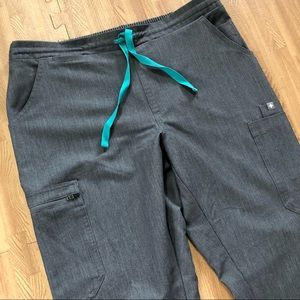 Like New! Figs Yola Skinny Scrub Pants, graphite grey color, size M medium